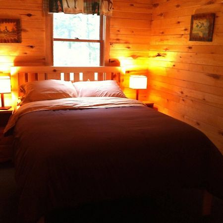 Moose Track Adventures Resort Winton Exteriör bild